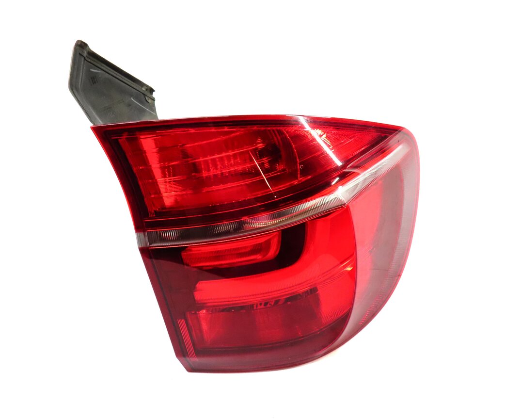 2011-2013 BMW X5 X5M (E70) RIGHT PASSENGER REAR OUTER TAILLIGHT BRAKE LIGHT LAMP