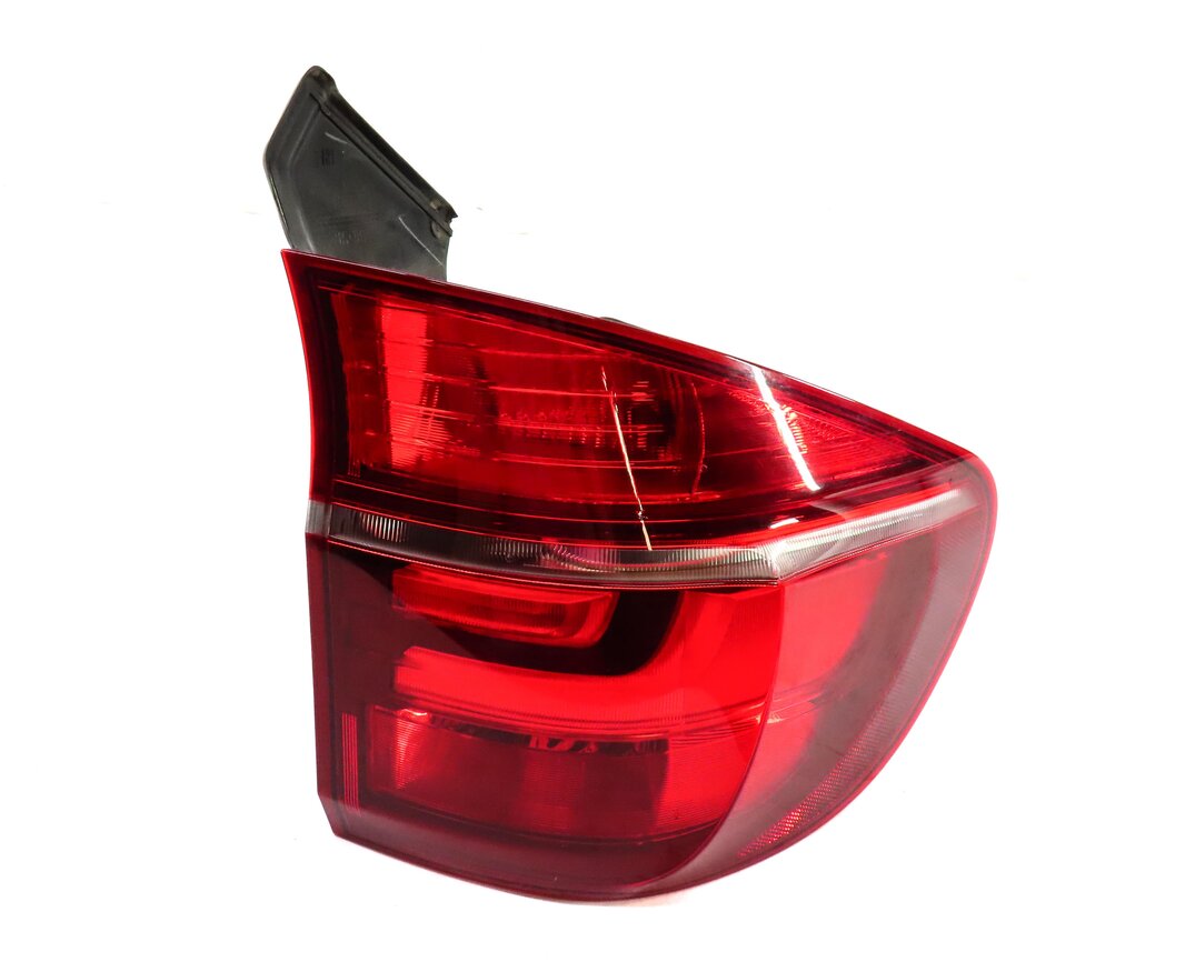 Thumbnail 3: 2011-2013 BMW X5 X5M (E70) RIGHT PASSENGER REAR OUTER TAILLIGHT BRAKE LIGHT LAMP