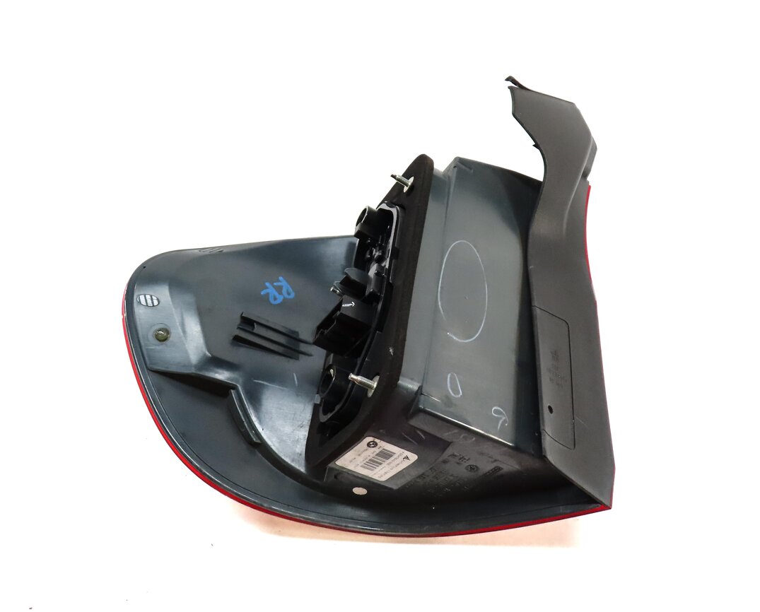 Thumbnail 5: 2011-2013 BMW X5 X5M (E70) RIGHT PASSENGER REAR OUTER TAILLIGHT BRAKE LIGHT LAMP