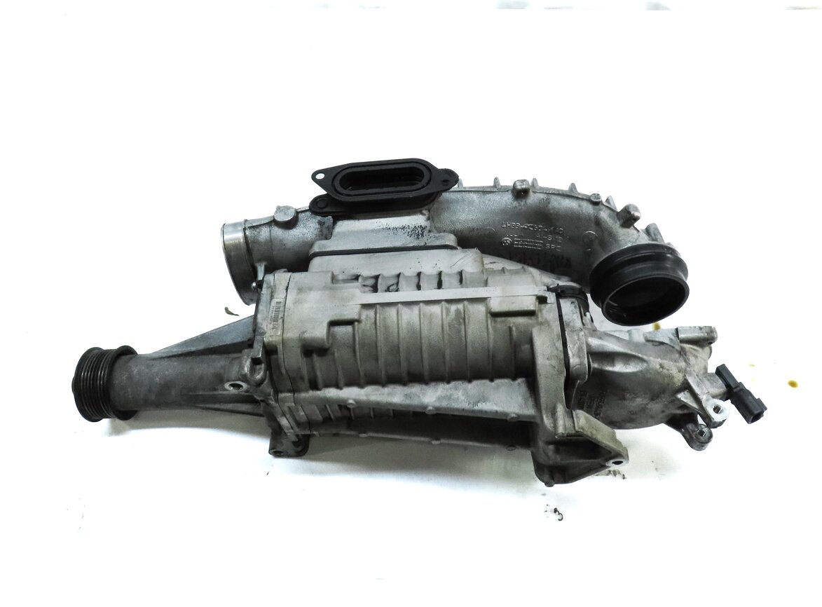 Thumbnail 4: 06-09 RANGE ROVER (L320 L322) 4.2L V8 SUPERCHARGED ENGINE SUPERCHARGER ASSEMBLY