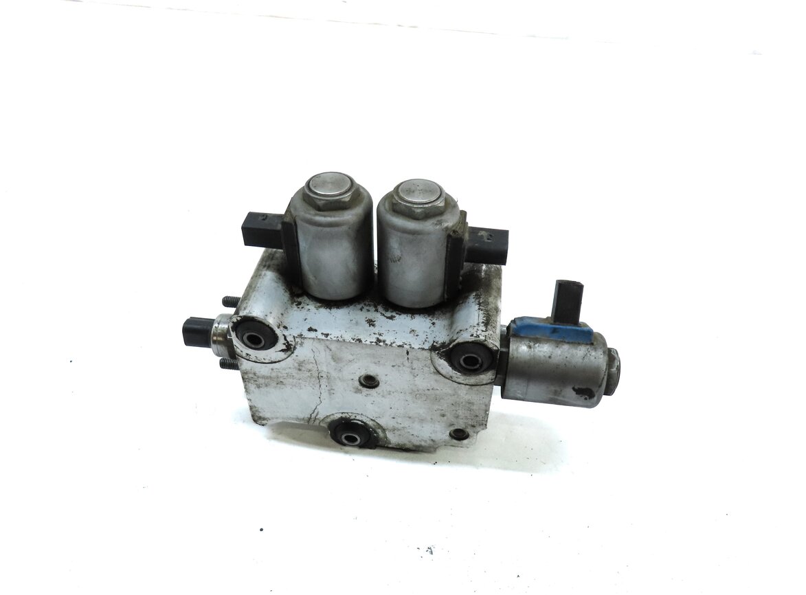 Thumbnail 2: 2006 RANGE ROVER SPORT (L320) 4.2L SUPER ARC ACTIVE ROLL SUSPENSION VALVE BLOCK