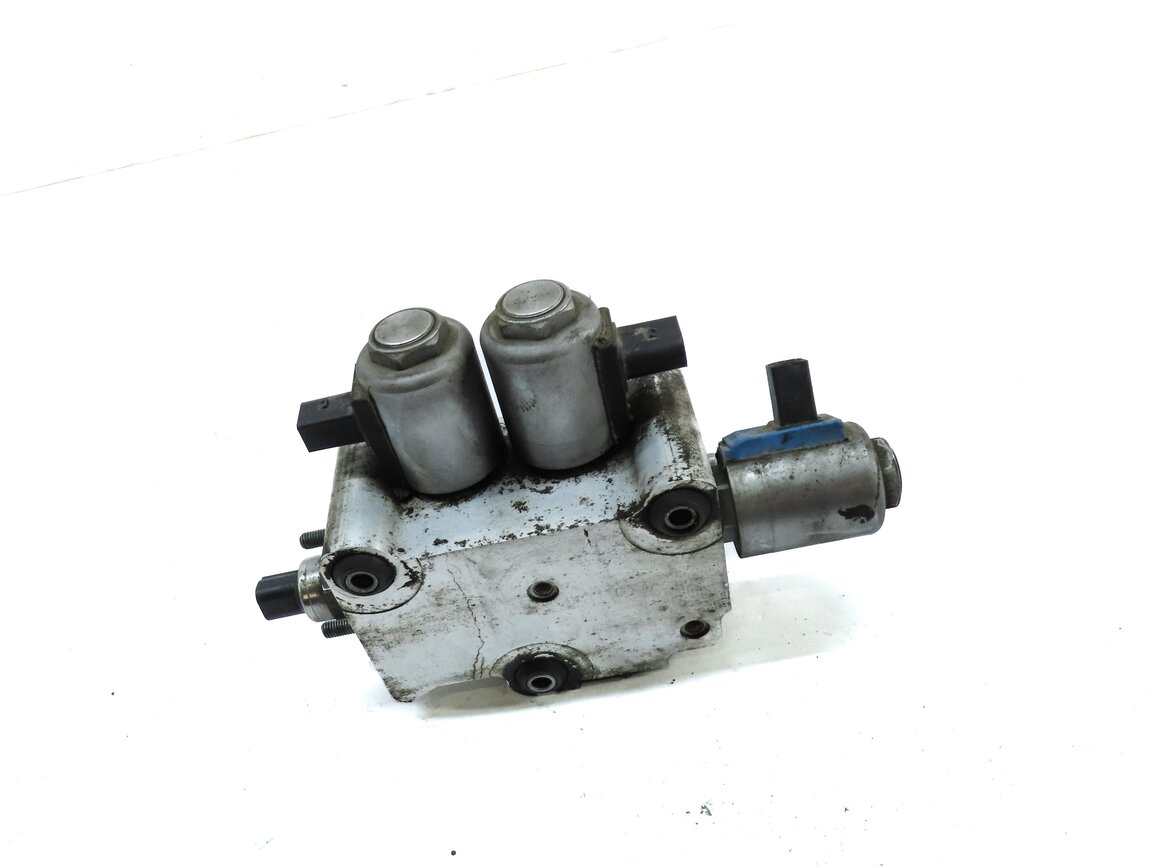 Thumbnail 3: 2006 RANGE ROVER SPORT (L320) 4.2L SUPER ARC ACTIVE ROLL SUSPENSION VALVE BLOCK