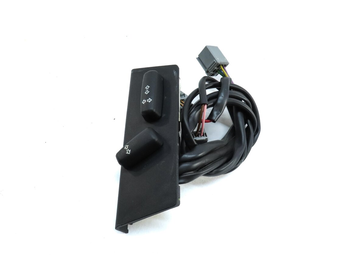 Thumbnail 4: 2006 RANGE ROVER SPORT (L320) FRONT RIGHT PASSENGER SEAT ADJUST SWITCH