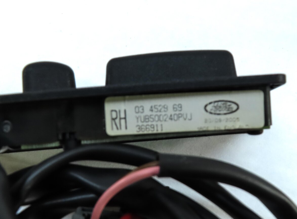 Thumbnail 6: 2006 RANGE ROVER SPORT (L320) FRONT RIGHT PASSENGER SEAT ADJUST SWITCH