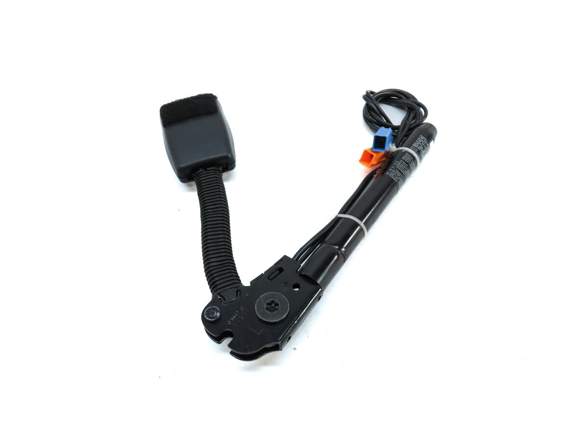Thumbnail 4: 2005-2006 LR3 RANGE ROVER SPORT (L320) FRONT LEFT DRIVER SEATBELT RECEIVER