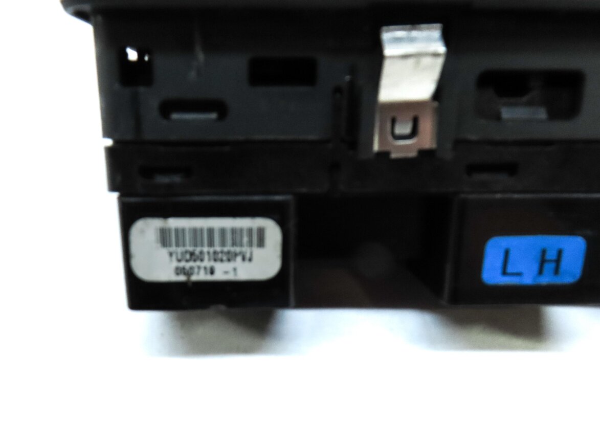 Thumbnail 6: 05-06 LR3 / RANGE ROVER SPORT (L320) LEFT FRONT DRIVER DOOR POWER WINDOW SWITCH