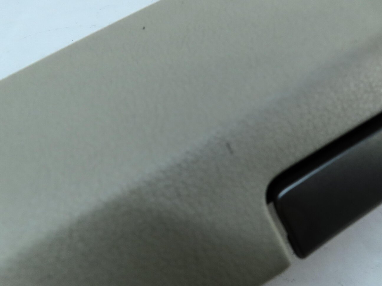 Thumbnail 8: 2006 RANGE ROVER SPORT (L320) RIGHT DASH UPPER GLOVE BOX COMPARTMENT LID IVORY