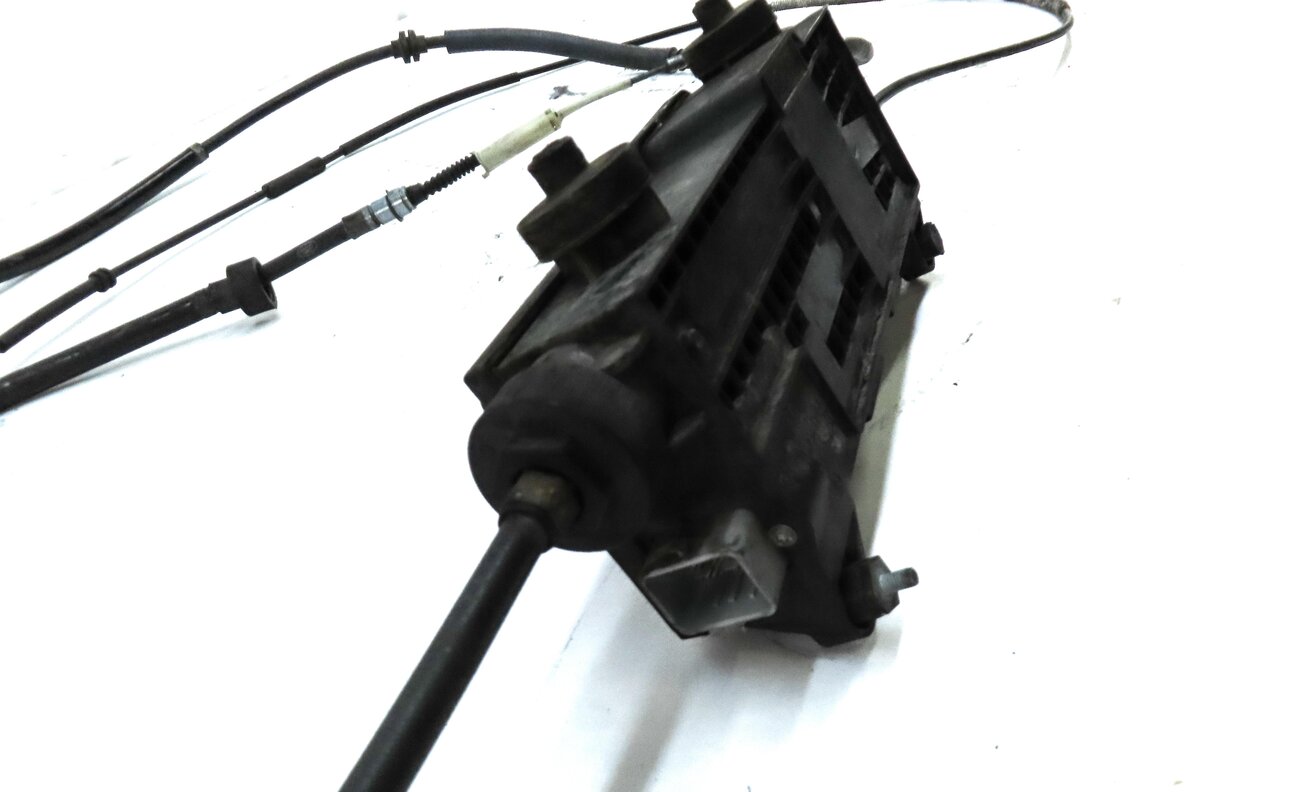 Thumbnail 6: 2006 RANGE ROVER SPORT (L320) EMERGENCY ELECTRONIC PARKING BRAKE ACTUATOR MOTOR