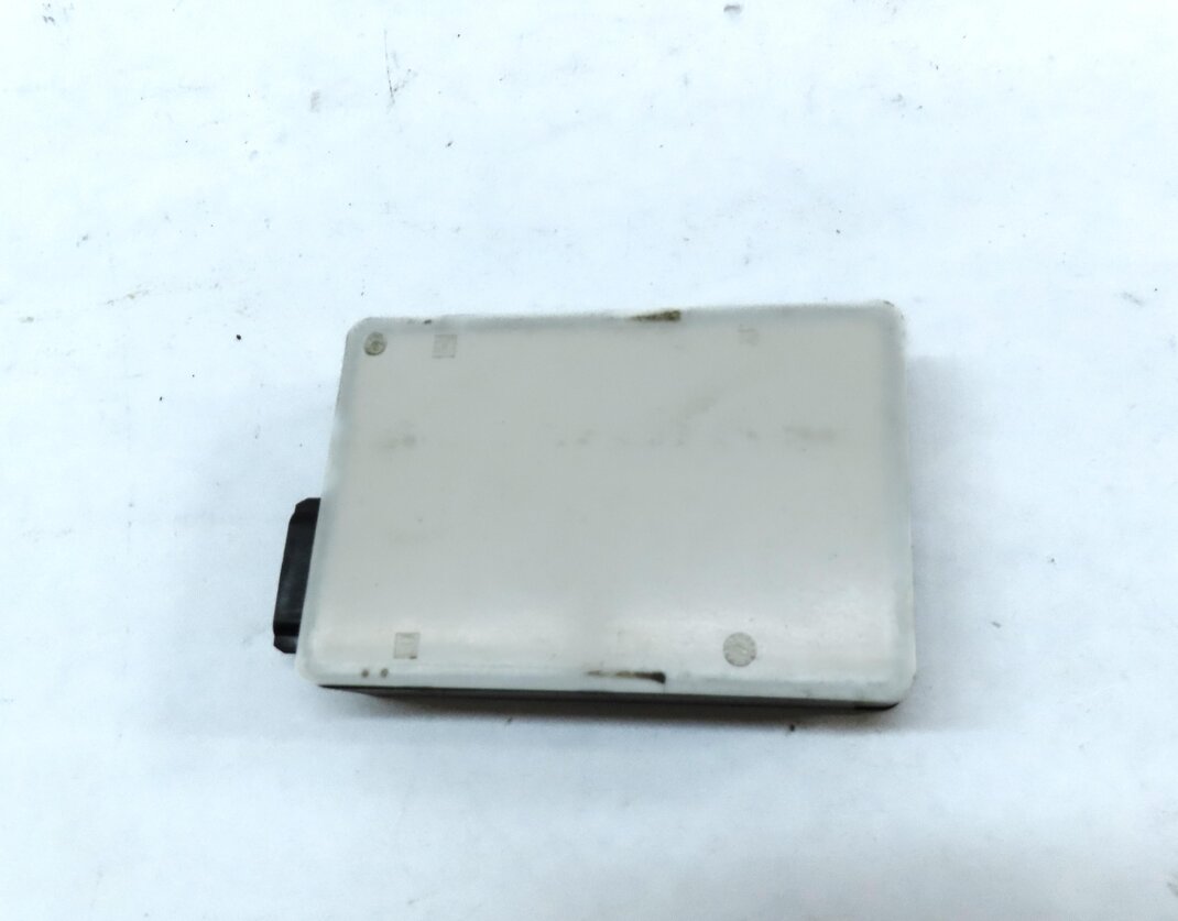 Thumbnail 4: 2015-2016 MERCEDES C300 C350 C400 C450 C63 (W205) REAR BLIND SPOT RADAR MODULE
