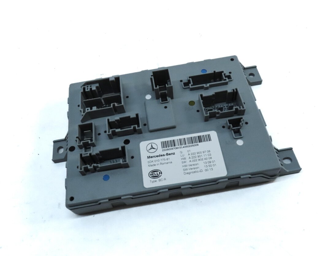 Thumbnail 2: 15-16 MERCEDES C300 C350 C400 C450 (W205) REAR SIGNAL ACQUISITON CONTROL MODULE