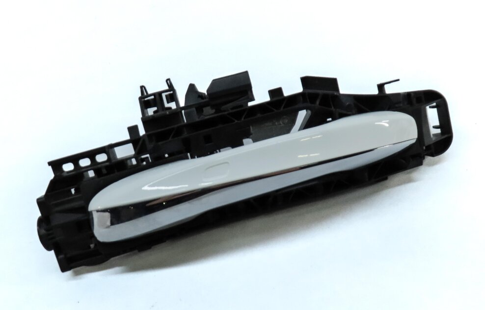 Thumbnail 3: 15-17 MERCEDES C S CLASS (W205 W222) LEFT REAR KEYLESS GO DOOR HANDLE (WHITE)