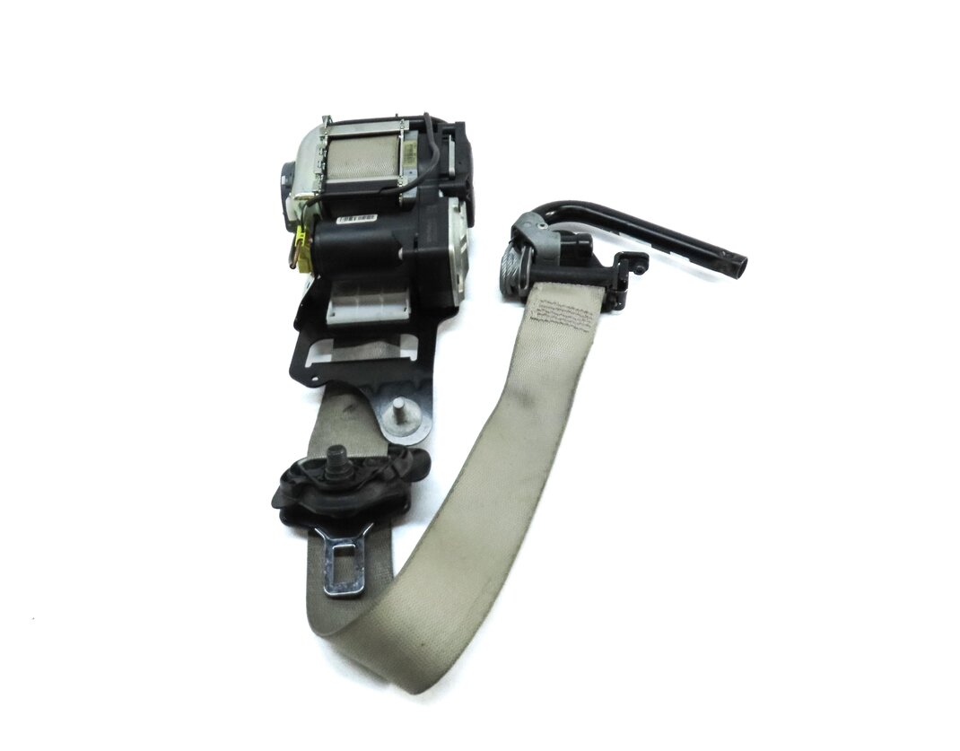 Thumbnail 2: 2015-2018 MERCEDES C-CLASS (W205) LEFT FRONT DRIVER SEATBELT RETRACTOR (BEIGE)