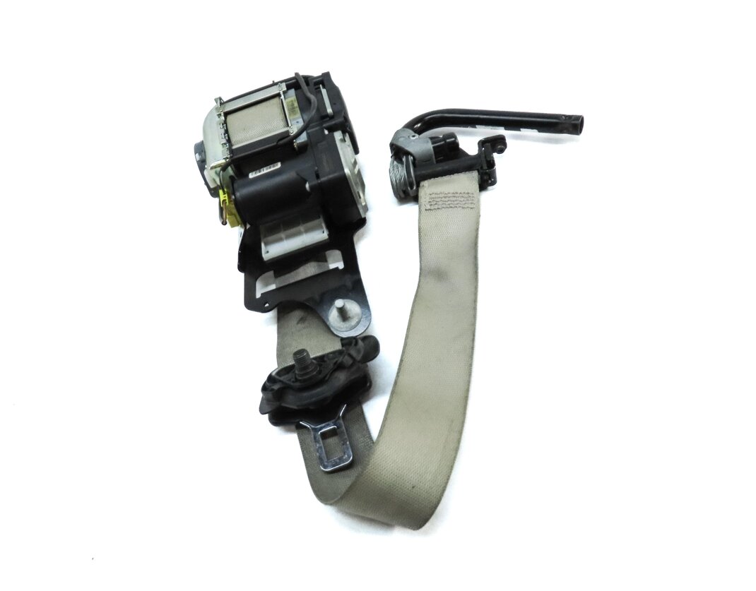 Thumbnail 3: 2015-2018 MERCEDES C-CLASS (W205) LEFT FRONT DRIVER SEATBELT RETRACTOR (BEIGE)