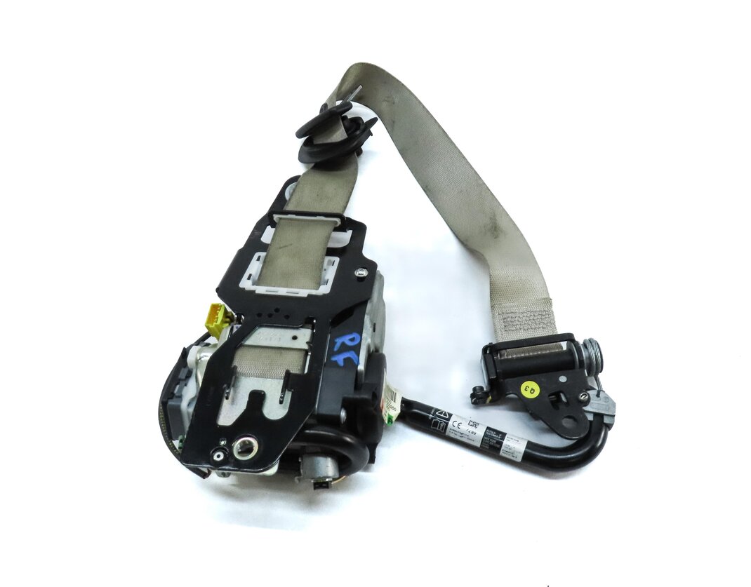 Thumbnail 2: 15-19 MERCEDES C GLC CLASS (W205 X253) RIGHT FRONT SEATBELT RETRACTOR (BEIGE)