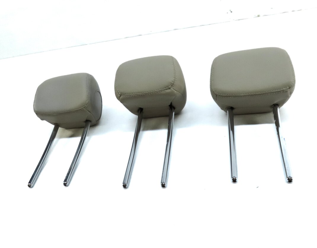 Thumbnail 2: 15-21 MERCEDES C-CLASS (W205) REAR SEAT LEFT CENTER RIGHT HEADREST SET-3 (BEIGE)