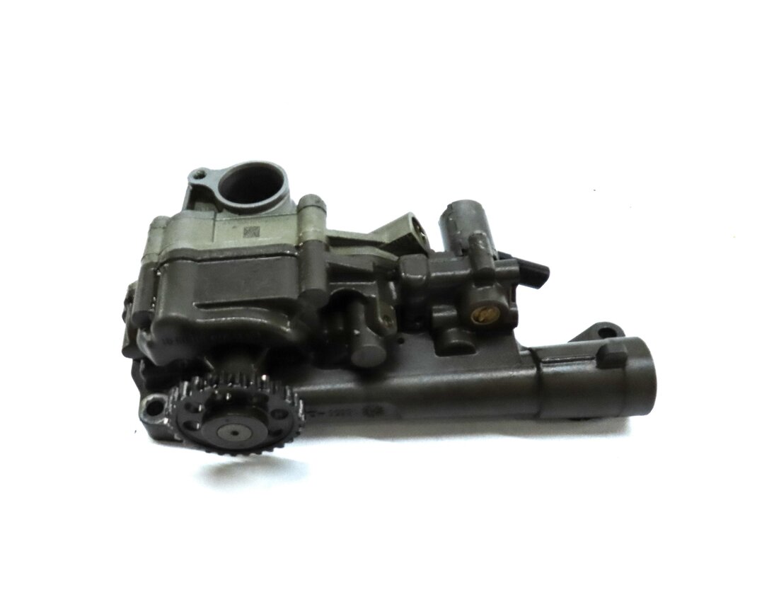 Thumbnail 2: 2015 MERCEDES C300 (W205) 2.0L M274 TURBO ENGINE OIL PUMP