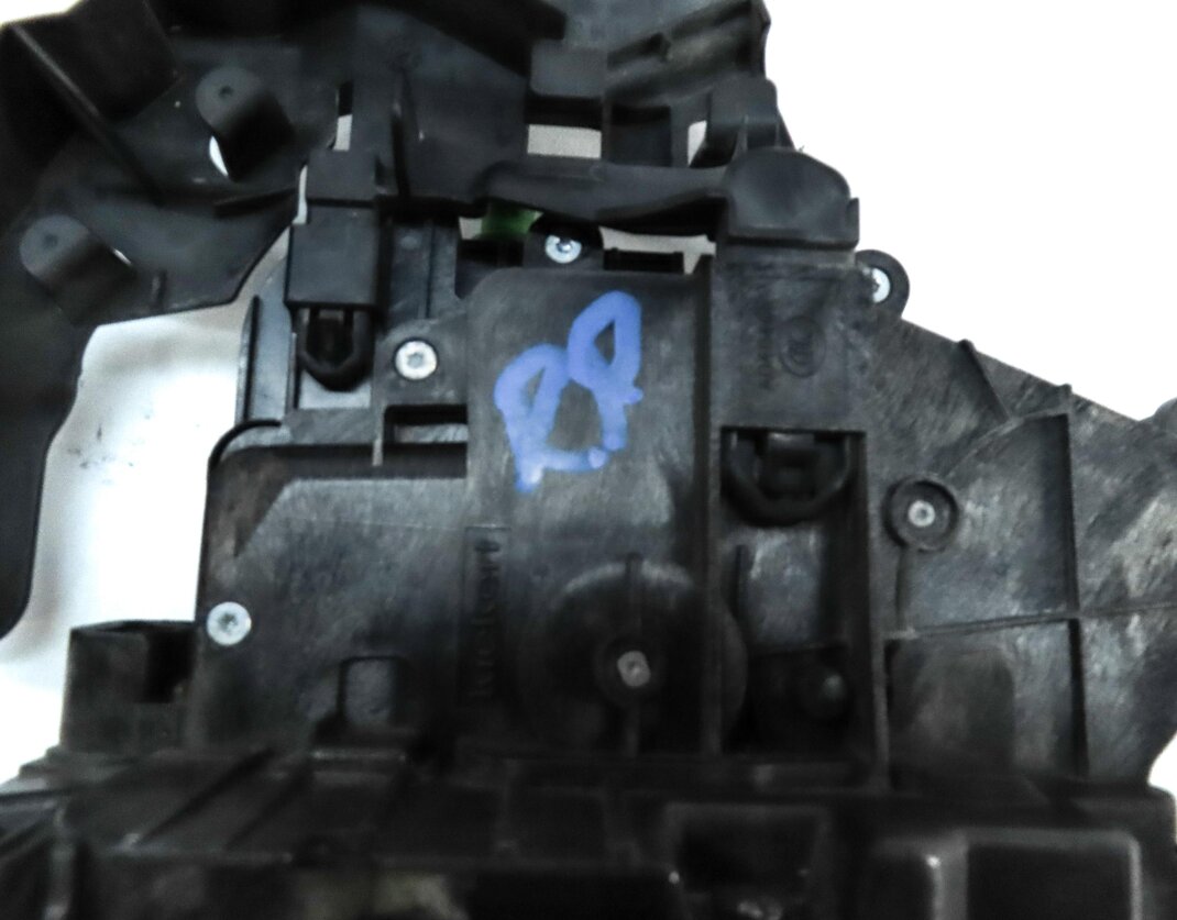 Thumbnail 6: 15-21 MERCEDES C E GLC GLE GLS CLASS (W205 W213 X253 V167) REAR RIGHT DOOR LATCH