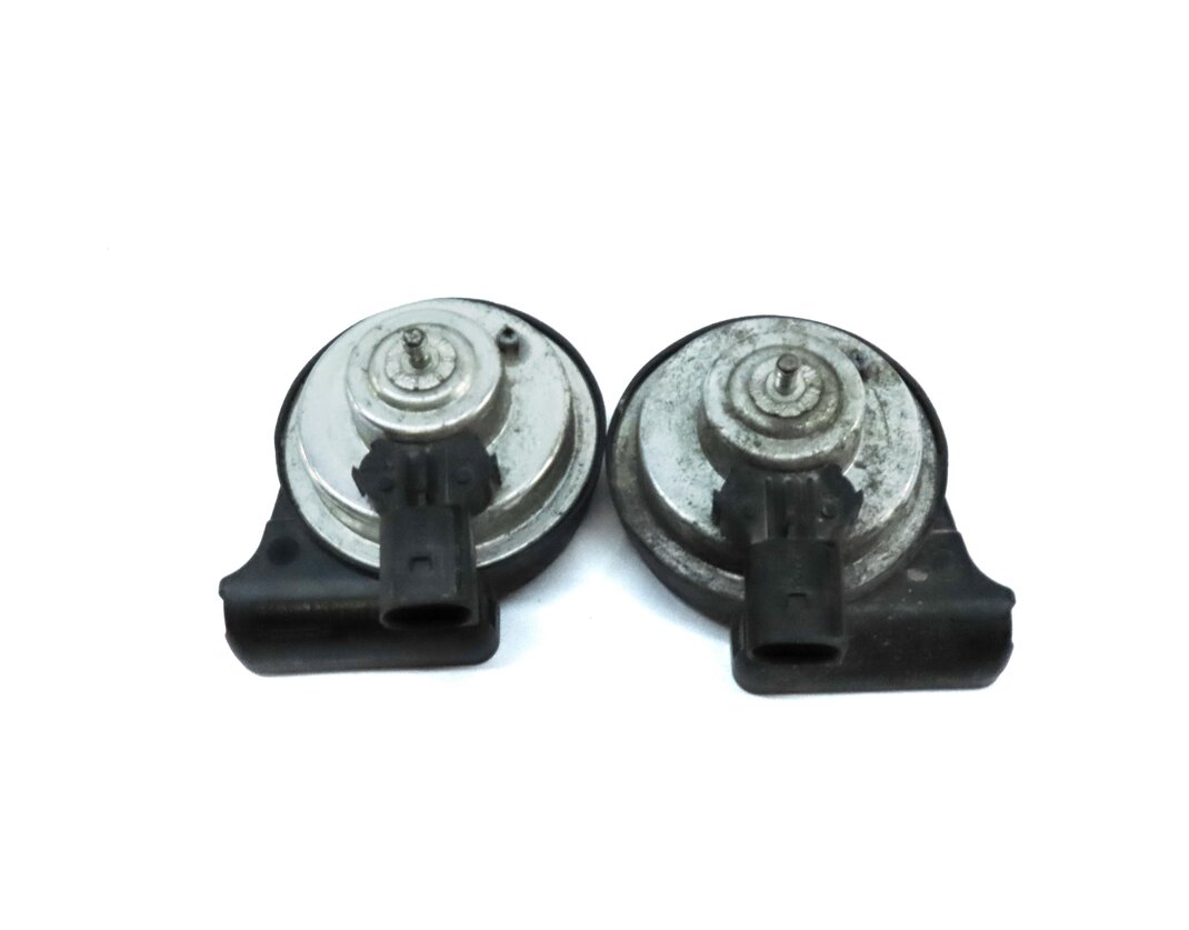Thumbnail 4: 2015-2023 MERCEDES C-CLASS (W205) HIGH & LOW TONE EMERGENCY SAFETY HORN SET-2