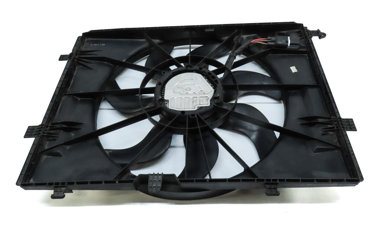 Thumbnail 5: 15-21 MERCEDES C300 C400 W205 ELECTRIC RADIATOR COOLING FAN MOTOR BLADE & SHROUD