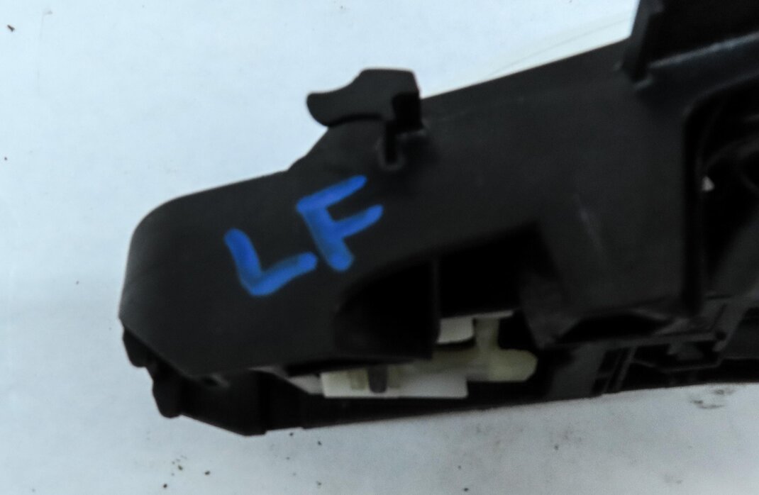 Thumbnail 6: 15-17 MERCEDES C-CLASS (W205) FRONT LEFT DRIVER KEYLESS GO DOOR HANDLE (WHITE)
