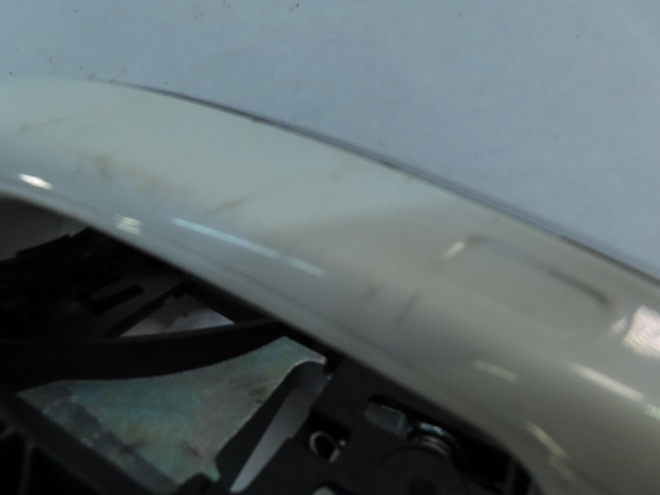 Thumbnail 7: 15-17 MERCEDES C-CLASS (W205) FRONT LEFT DRIVER KEYLESS GO DOOR HANDLE (WHITE)