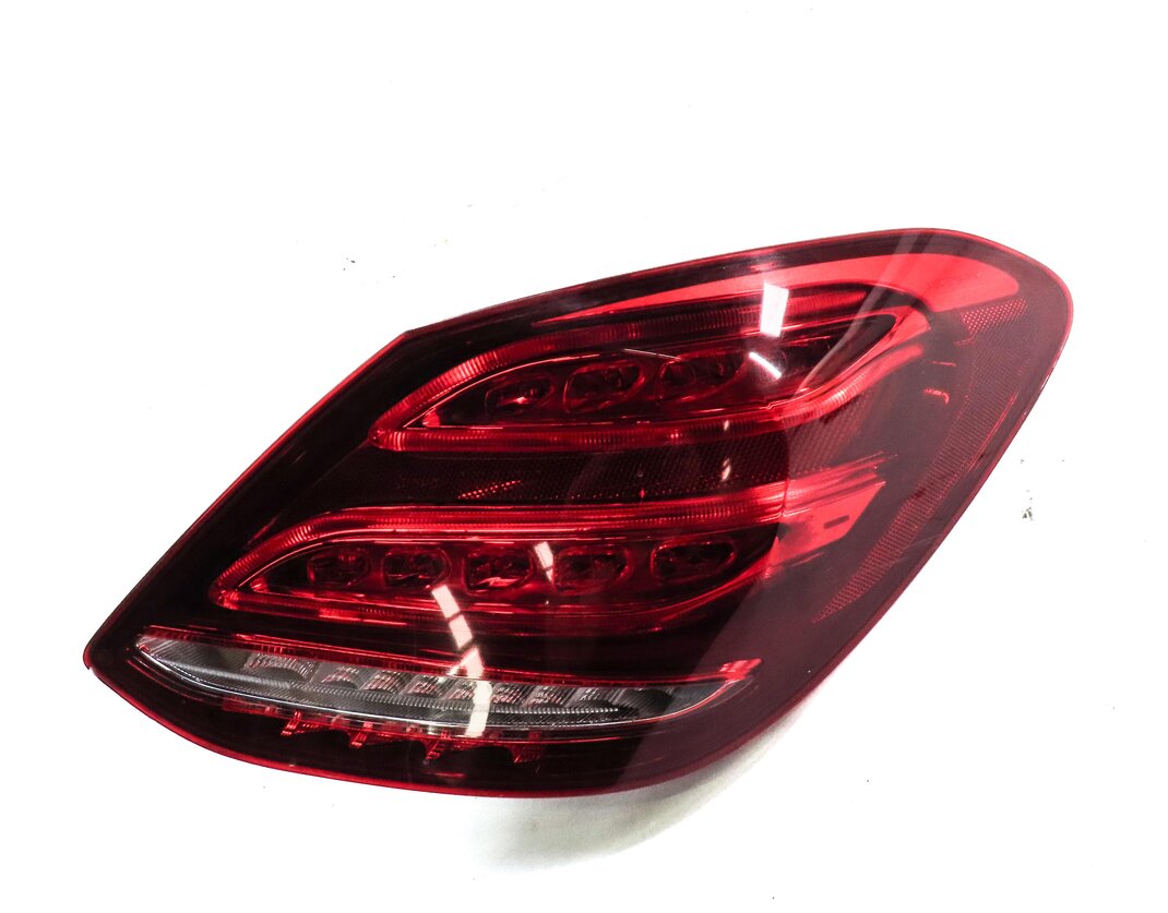 Thumbnail 4: 15-18 MERCEDES C300 C350 C400 C450 C63 (W205) RIGHT LED TAILLIGHT BRAKE LIGHT