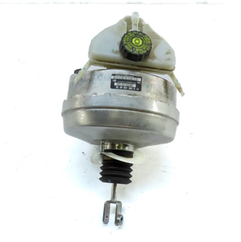 Thumbnail 2: 15-18 MERCEDES C-CLASS (W205) POWER BRAKE BOOSTER w/ MASTER CYLINDER & RESERVOIR