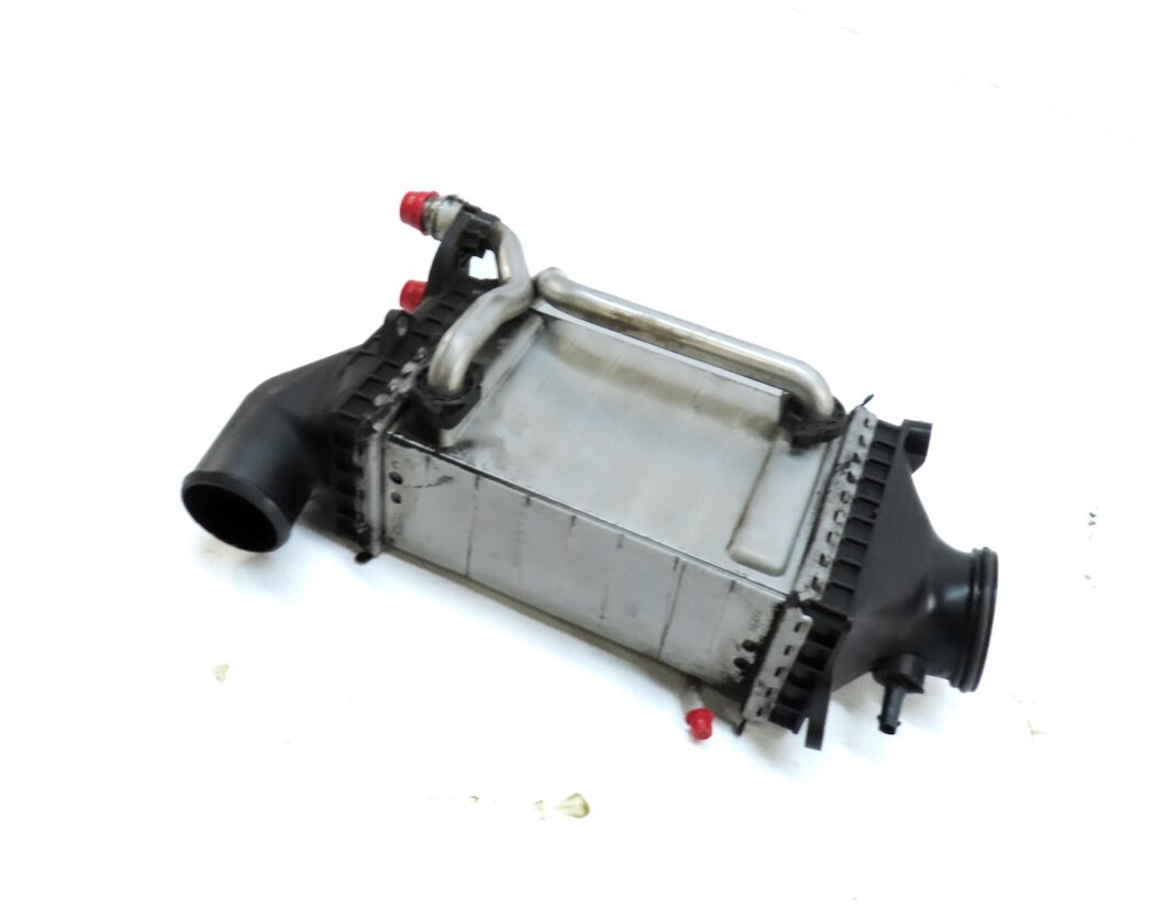 Thumbnail 1: 2015-2020 MERCEDES C300 E300 GLC (W205 W213 X253) 2.0L ENGINE TURBO INTERCOOLER
