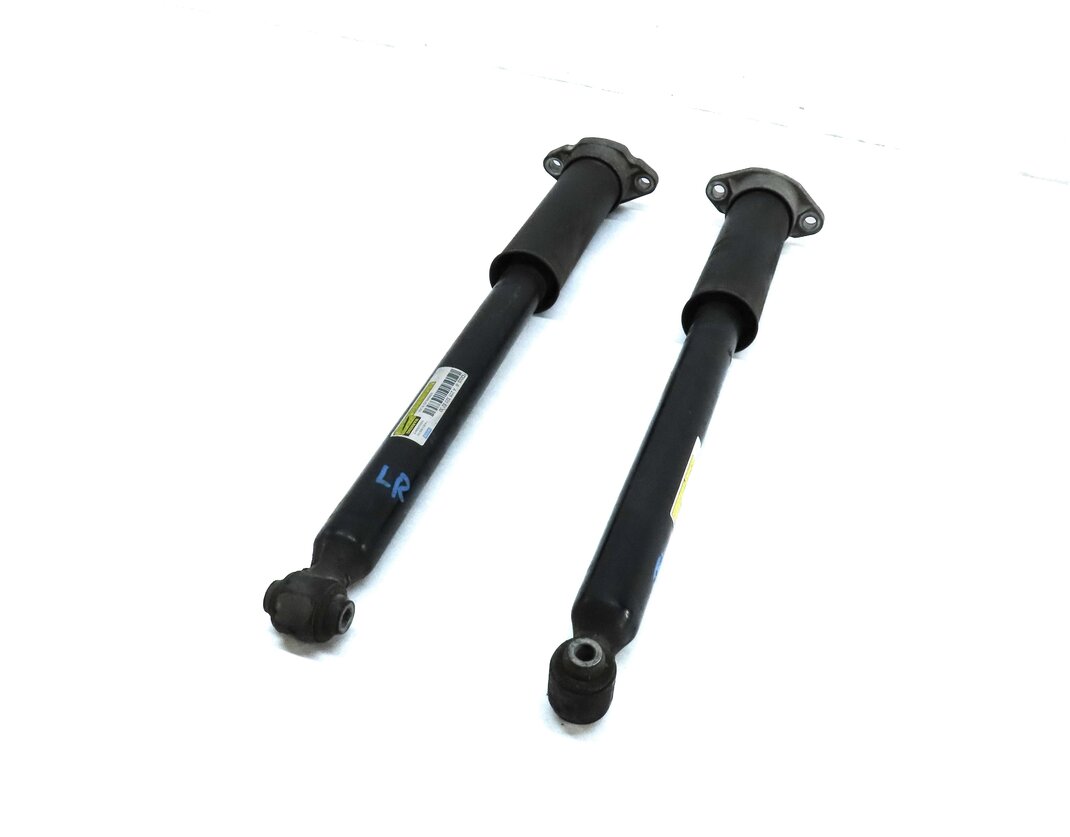 2015 MERCEDES C300 (W205) REAR LEFT & RIGHT SUSPENSION SHOCK STRUT SET-2