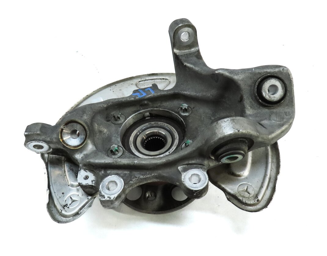 Thumbnail 2: 2015-2021 MERCEDES C300 C350 C400 (W205) SEDAN - LEFT REAR SPINDLE KNUCKLE HUB