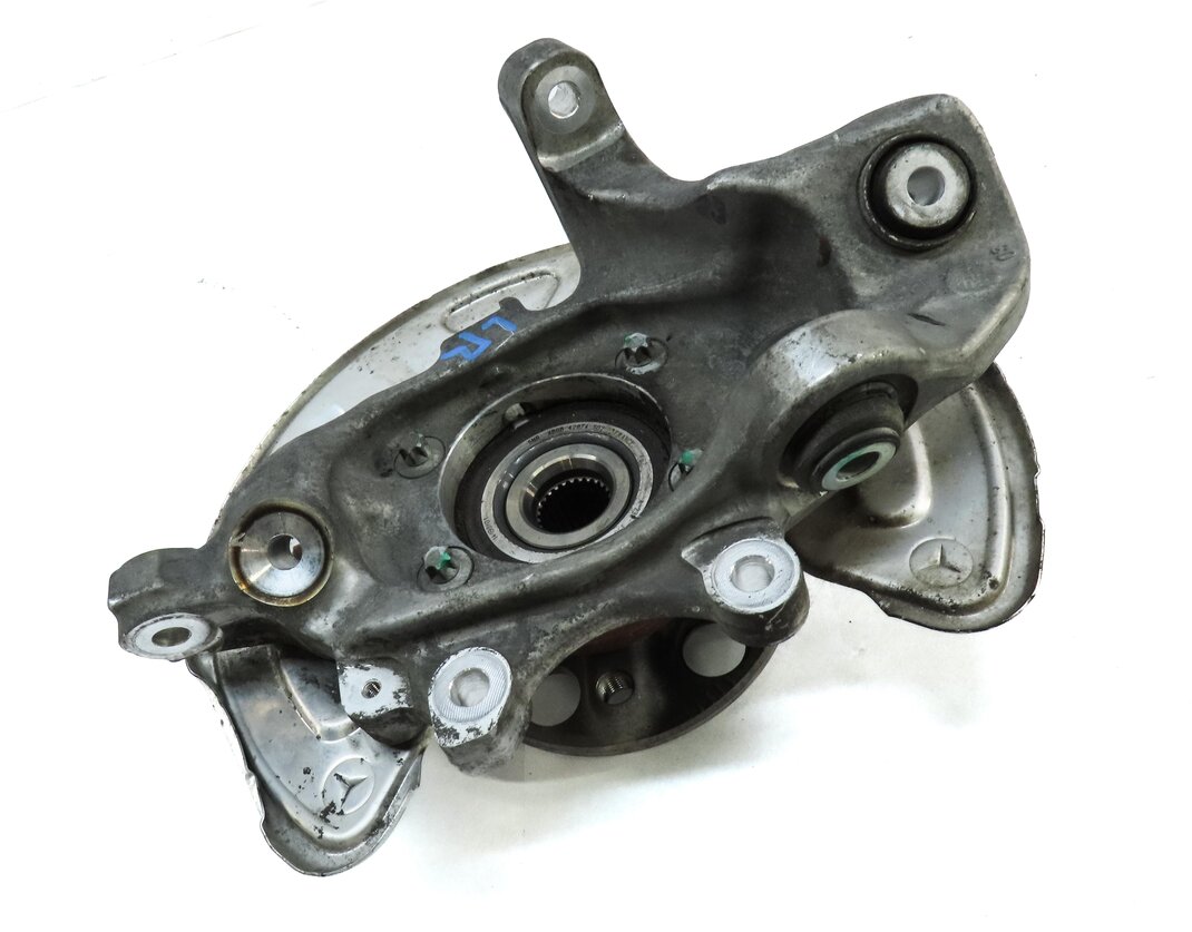 Thumbnail 3: 2015-2021 MERCEDES C300 C350 C400 (W205) SEDAN - LEFT REAR SPINDLE KNUCKLE HUB