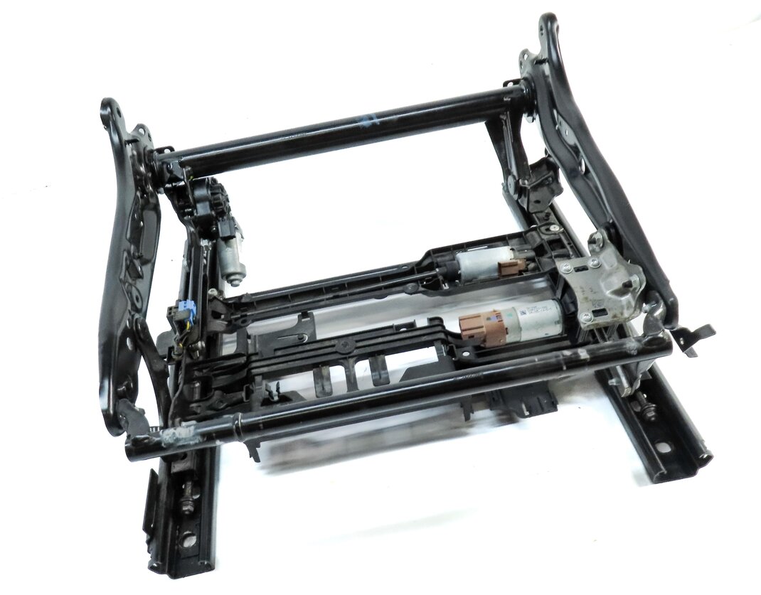 Thumbnail 3: 2015-2017 MERCEDES C-CLASS (W205) FRONT LEFT DRIVER MEMORY SEAT TRACK w/ MOTORS