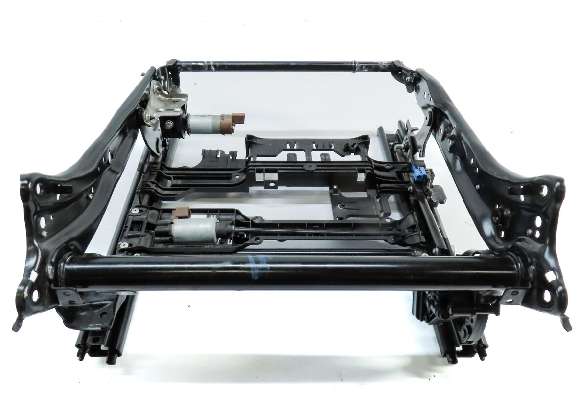 Thumbnail 4: 2015-2017 MERCEDES C-CLASS (W205) FRONT LEFT DRIVER MEMORY SEAT TRACK w/ MOTORS