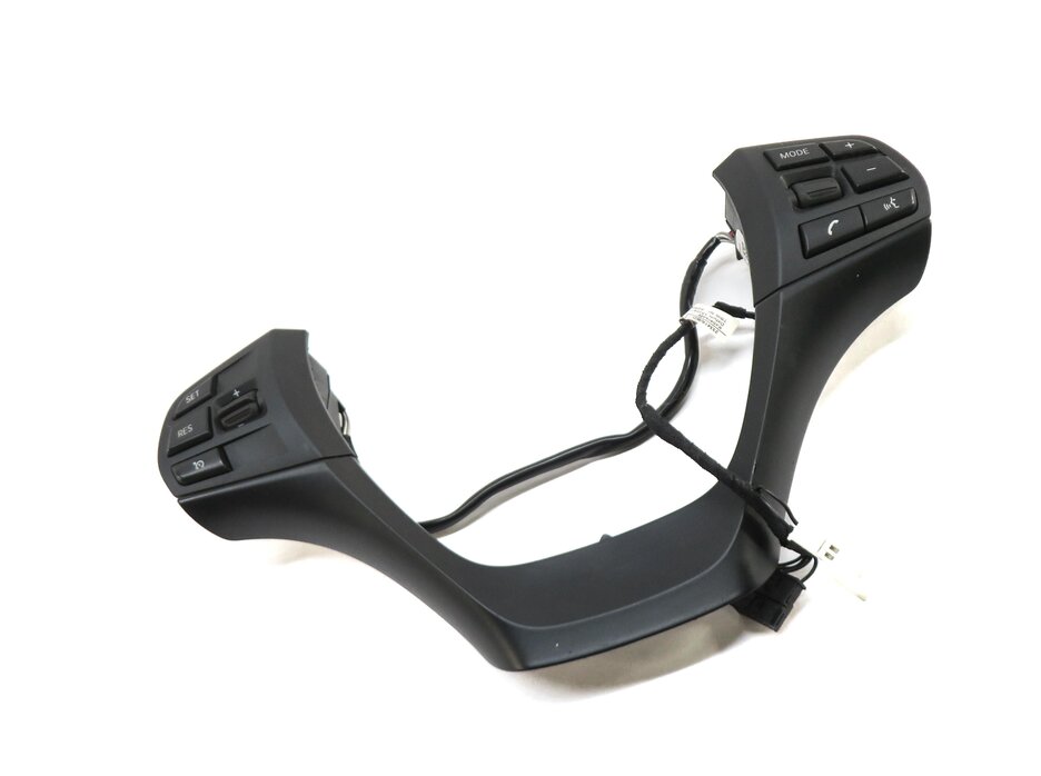 Thumbnail 3: 2015 BMW 320i (F30) LEFT & RIGHT STEERING WHEEL SWITCH BUTTON SET