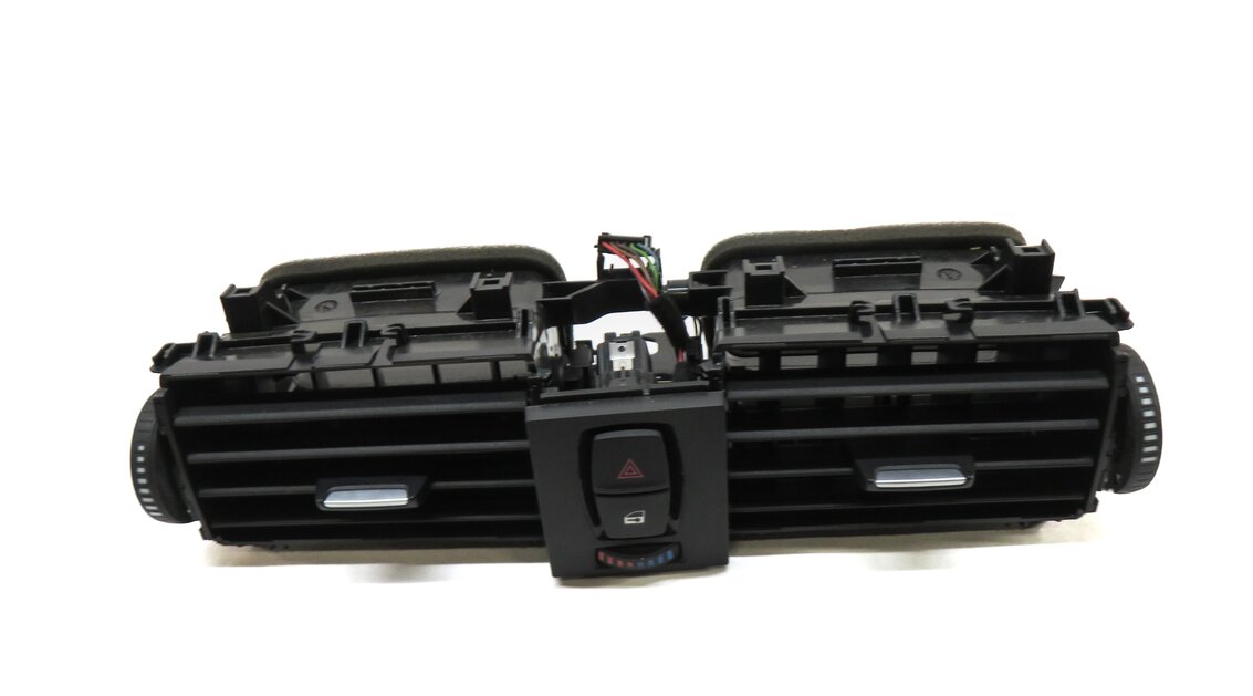 Thumbnail 2: 2015 BMW 320i (F30) FRONT CENTER CONSOLE HEATER A/C AIR VENT