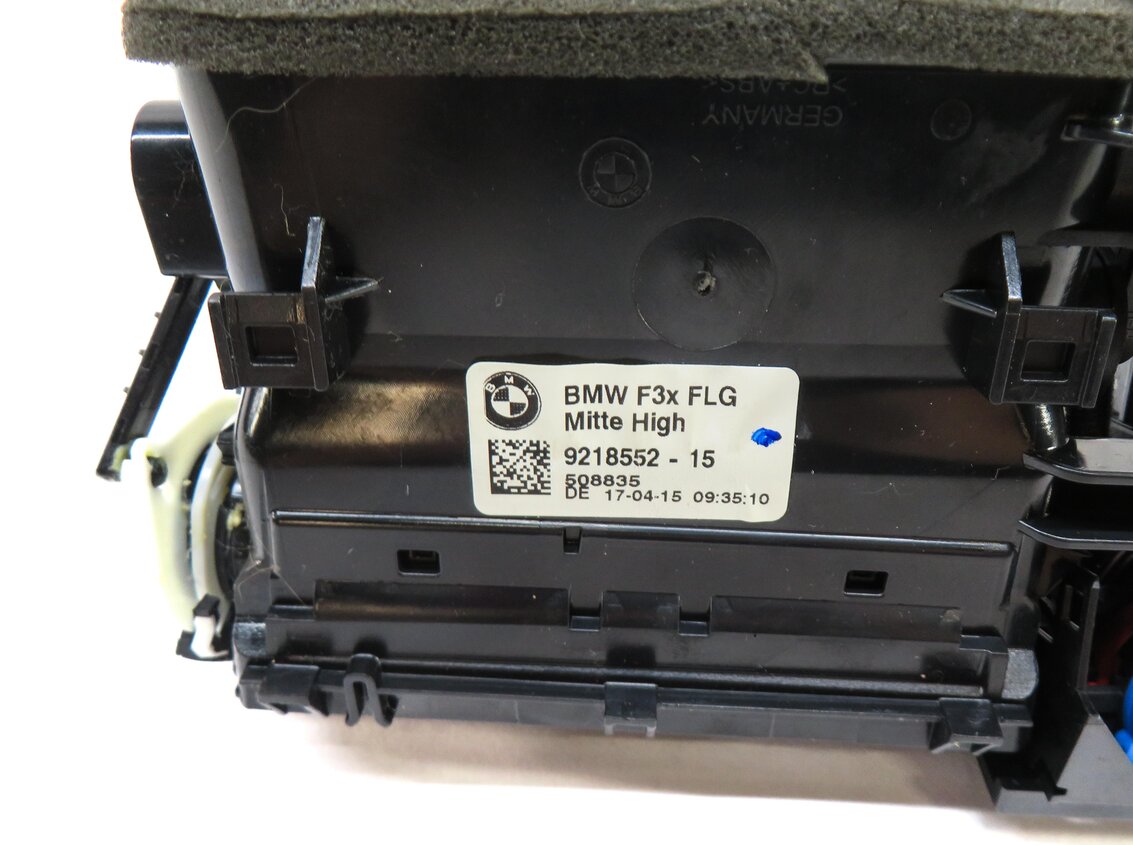 Thumbnail 6: 2015 BMW 320i (F30) FRONT CENTER CONSOLE HEATER A/C AIR VENT