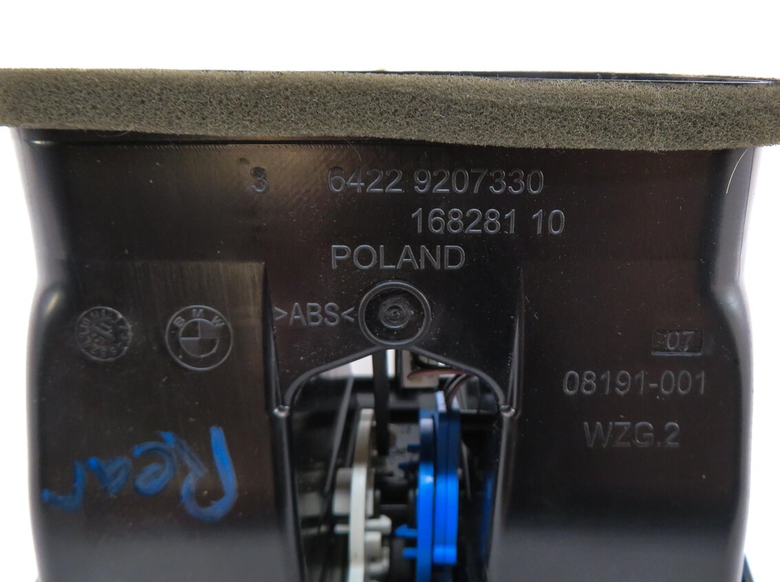 Thumbnail 6: 2015 BMW 320i (F30) REAR CENTER CONSOLE HEATER A/C AIR VENT