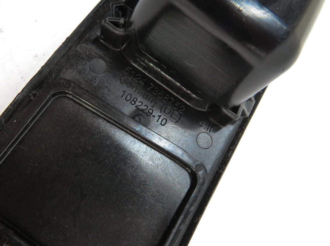Thumbnail 6: 2015 BMW 320i (F30) REAR TRUNK HANDLE RELEASE HANDLE