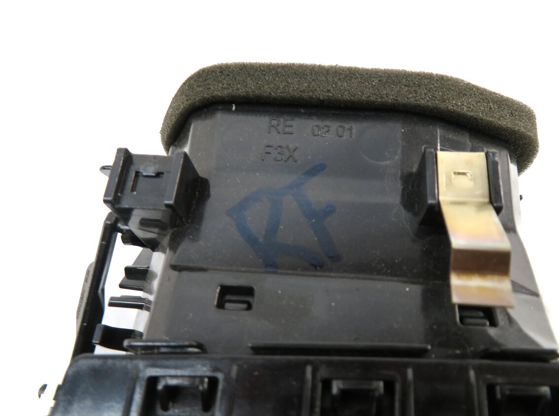 Thumbnail 7: 2015 BMW 320i (F30) FRONT RIGHT PASSENGER HEATER A/C AIR VENT