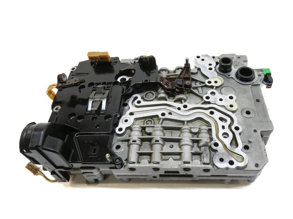 Thumbnail 2: 2014-2018 BMW 320i (F30) RWD - 8HP-45 A/T AUTOMATIC TRANSMISSION VALVE BODY
