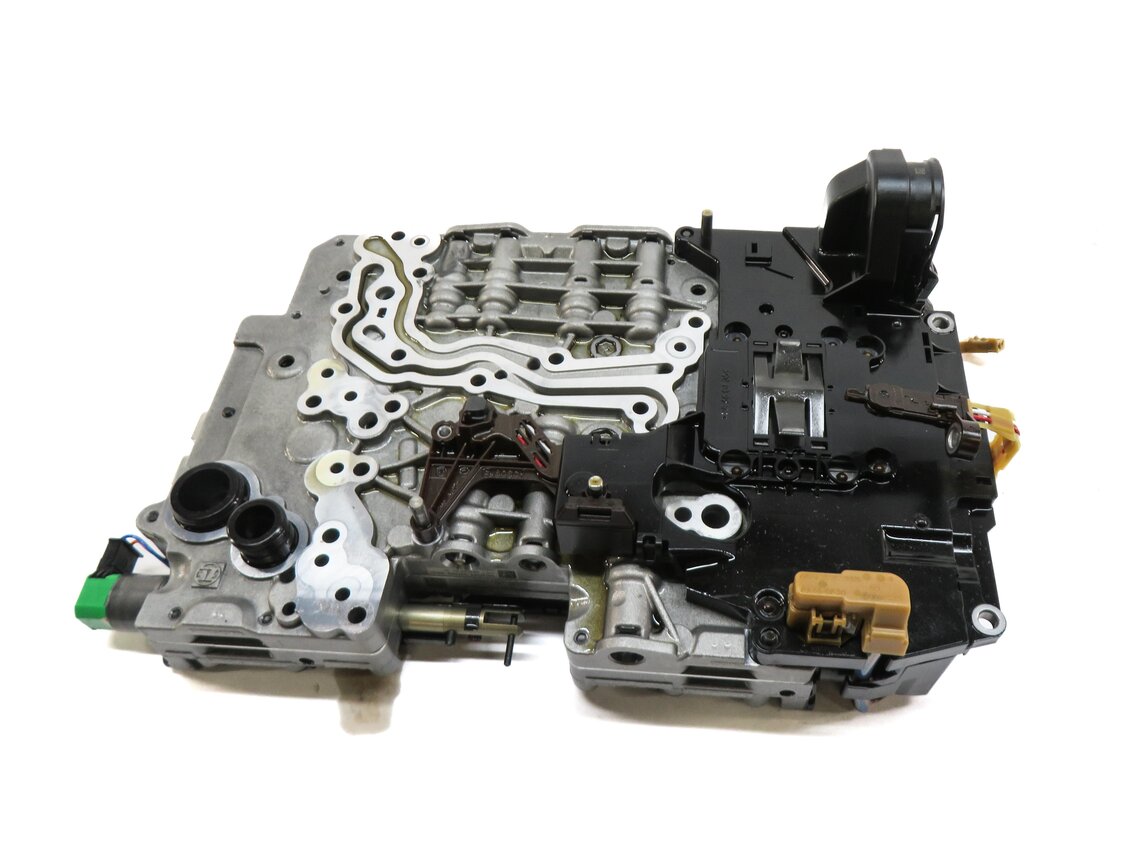 Thumbnail 4: 2014-2018 BMW 320i (F30) RWD - 8HP-45 A/T AUTOMATIC TRANSMISSION VALVE BODY
