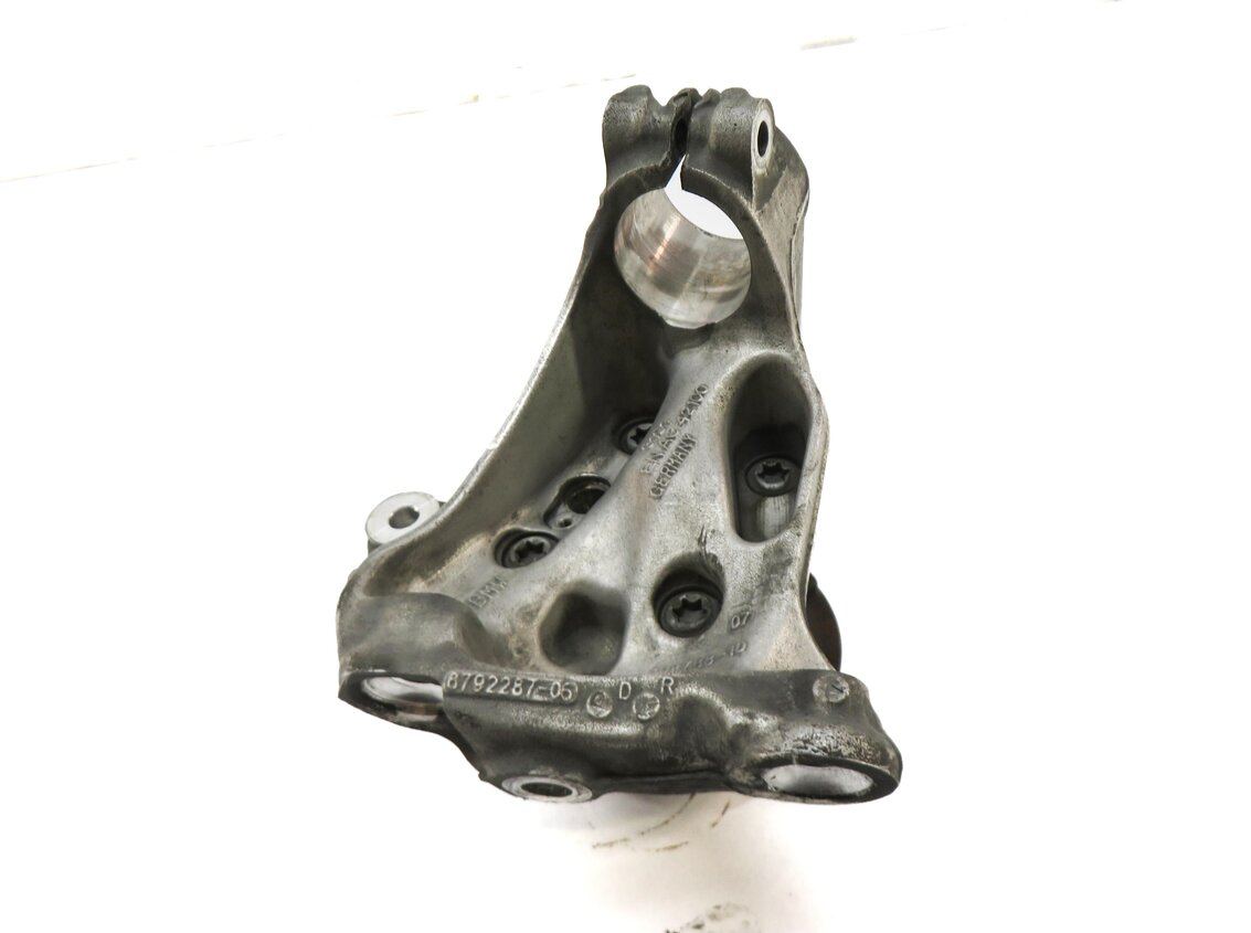Thumbnail 2: 12-18 BMW 320i 328i 330i 335i 340i (F30) SEDAN - LEFT FRONT SPINDLE KNUCKLE HUB