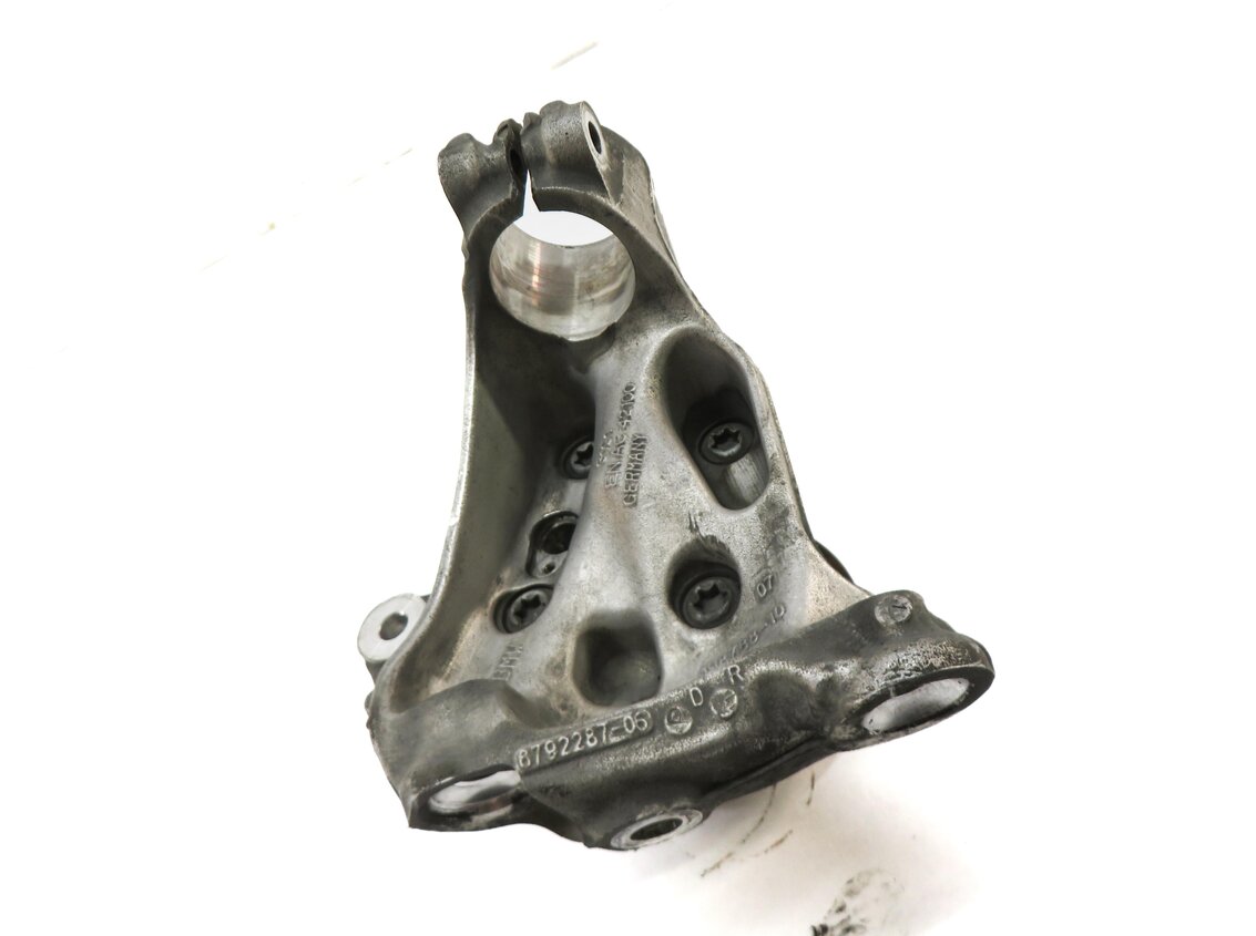 Thumbnail 3: 12-18 BMW 320i 328i 330i 335i 340i (F30) SEDAN - LEFT FRONT SPINDLE KNUCKLE HUB