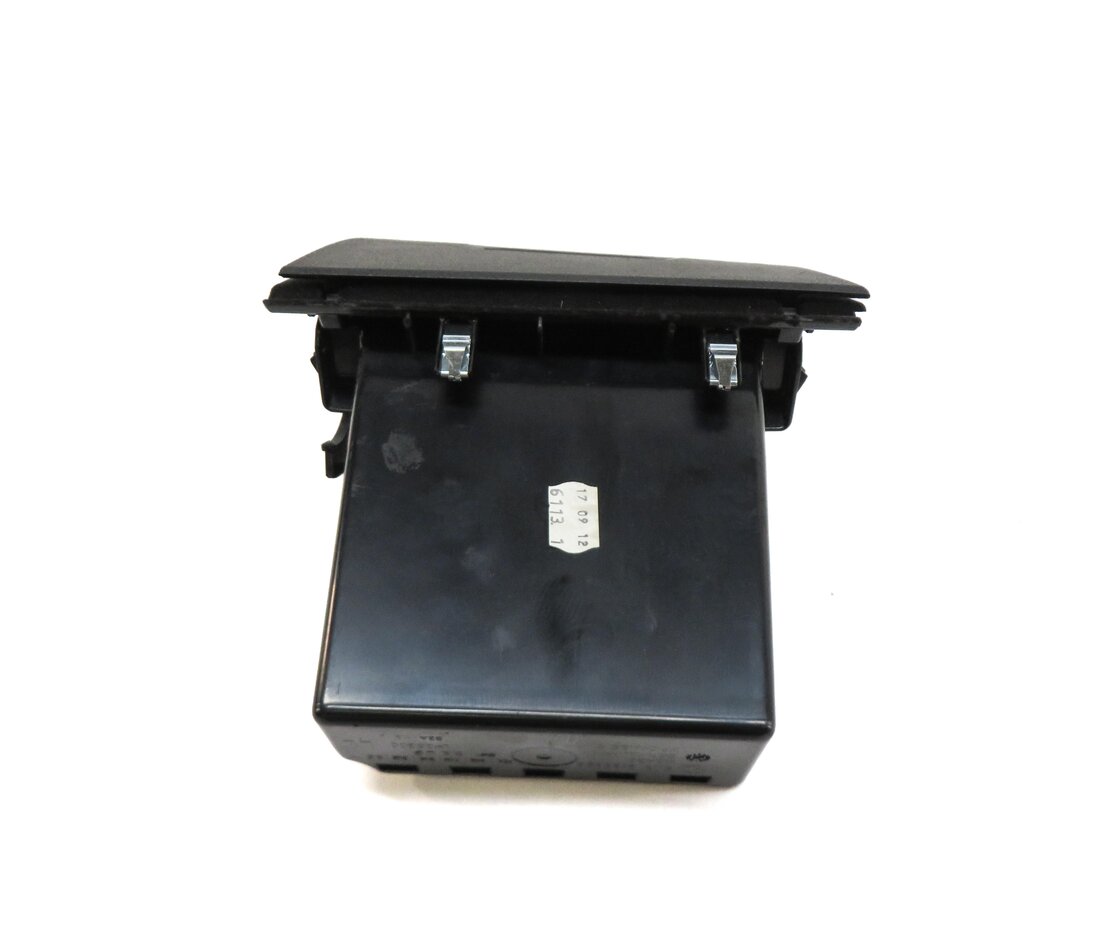 Thumbnail 4: 2013 BMW M5 (F10) FRONT LEFT DRIVER DASH STORAGE BOX GLOVE COMPARTMENT (BLACK)