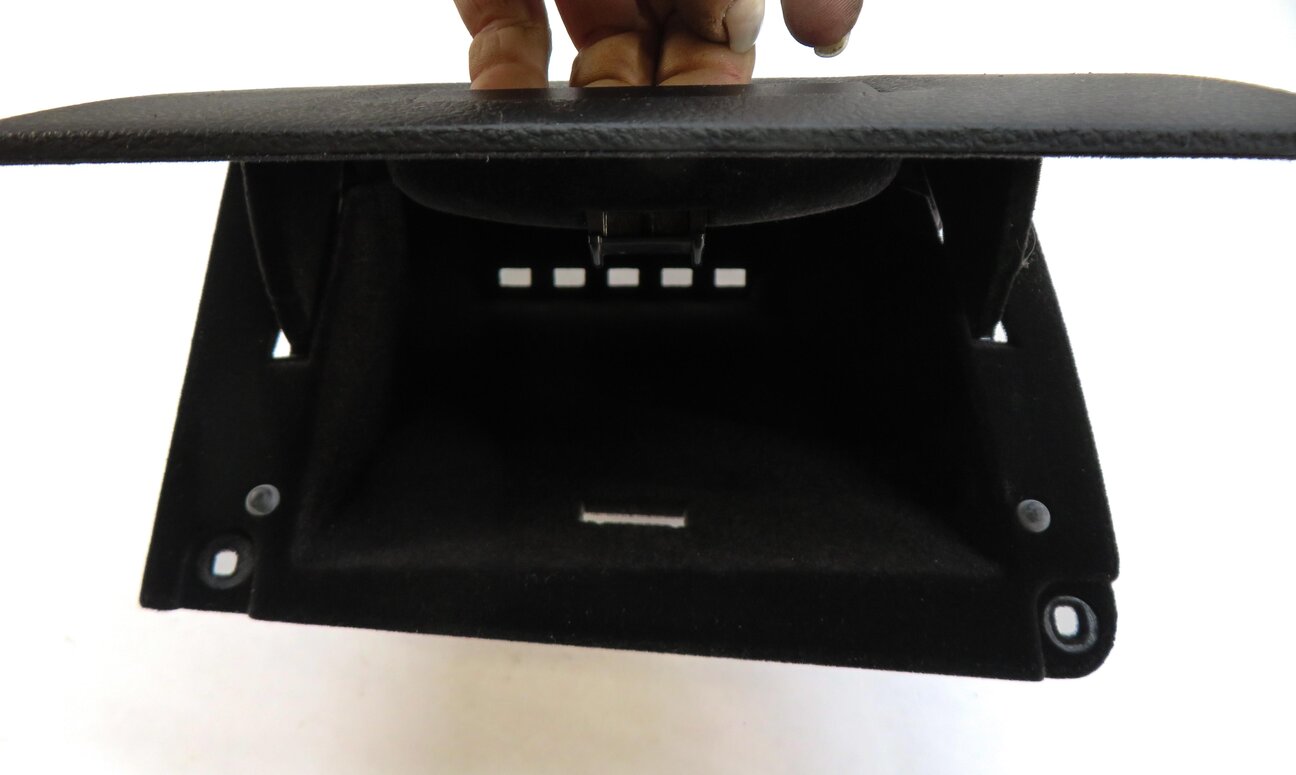 Thumbnail 7: 2013 BMW M5 (F10) FRONT LEFT DRIVER DASH STORAGE BOX GLOVE COMPARTMENT (BLACK)