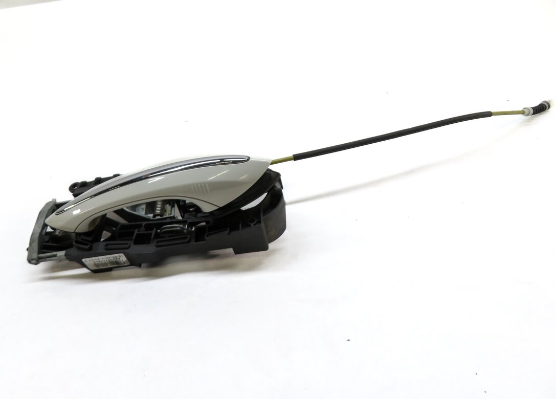 Thumbnail 2: 09-19 BMW 5 6 7 SERIES (F01 F07 F10 F12) RIGHT FRONT COMFORT DOOR HANDLE (WHITE)