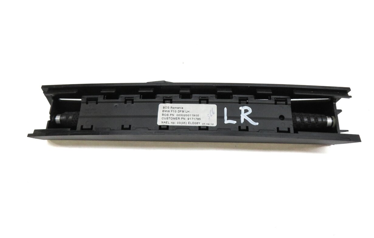 Thumbnail 5: 11-16 BMW 528i 535i 550i M5 ///M (F10) LEFT REAR DOOR VENT WINDOW PRIVACY SHADE