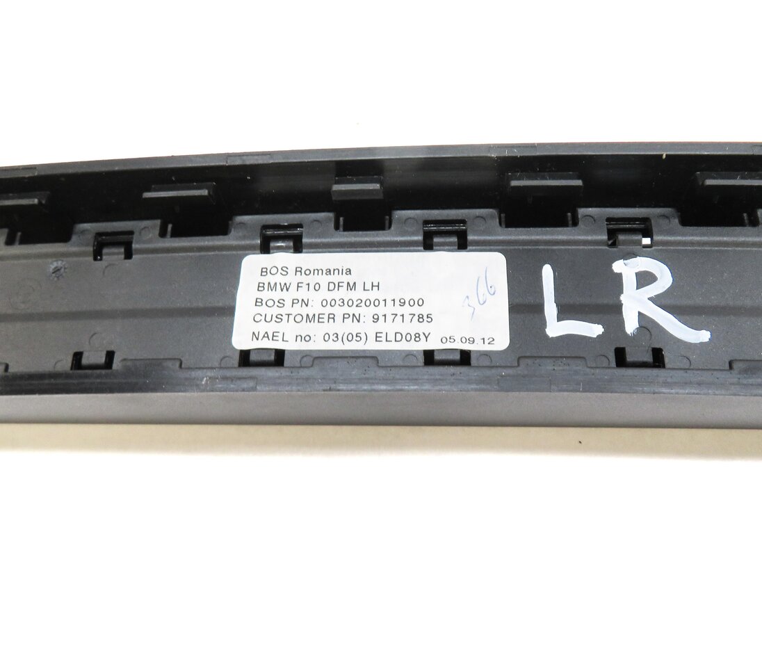 Thumbnail 6: 11-16 BMW 528i 535i 550i M5 ///M (F10) LEFT REAR DOOR VENT WINDOW PRIVACY SHADE