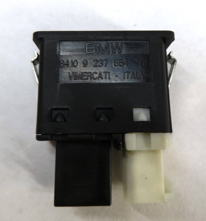 Thumbnail 5: 2013 BMW M5 ///M (F10) RADIO STEREO AUXILIARY AUDIO USB INTERFACE JACK