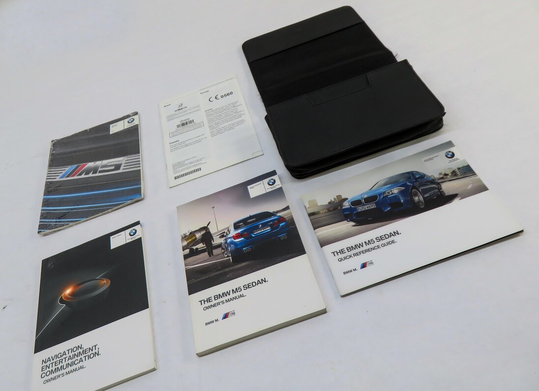 Thumbnail 3: 2013 BMW M5 ///M (F10) OWNERS MANUAL BOOK BOOKLET GUIDE SET w/ CASE